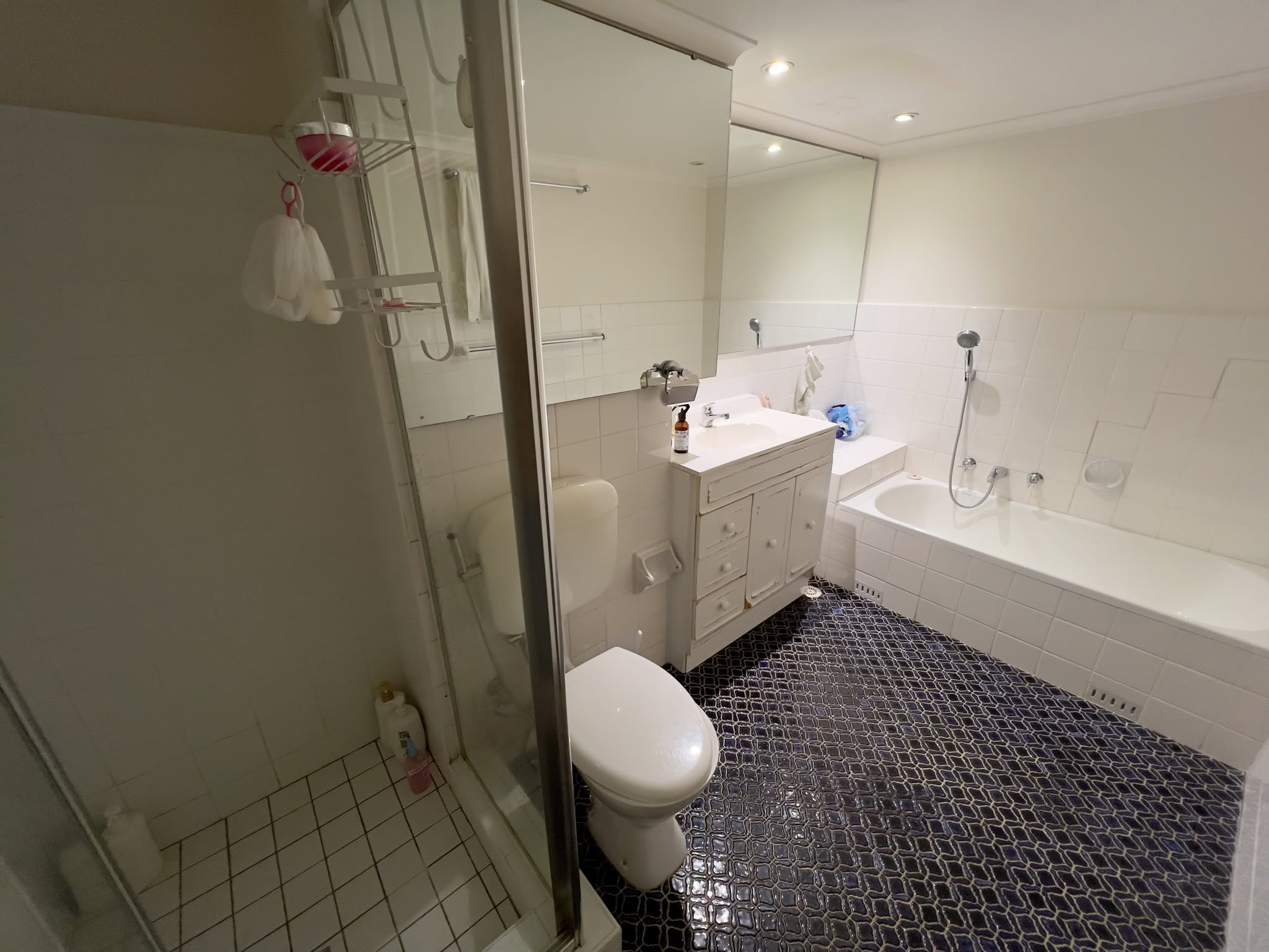 Shared room in Elizabeth Bay