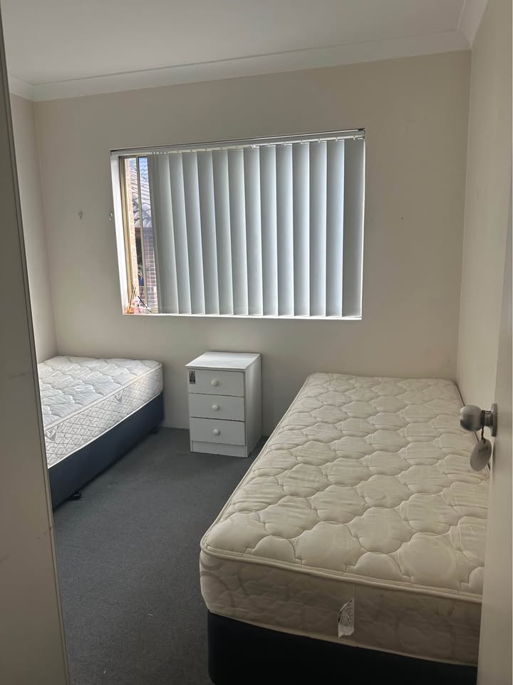 Shared/Couples and solo rooms