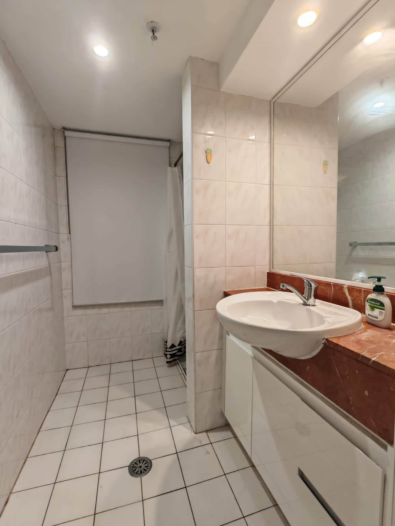 1 bedroom 2 people sharing  apartment