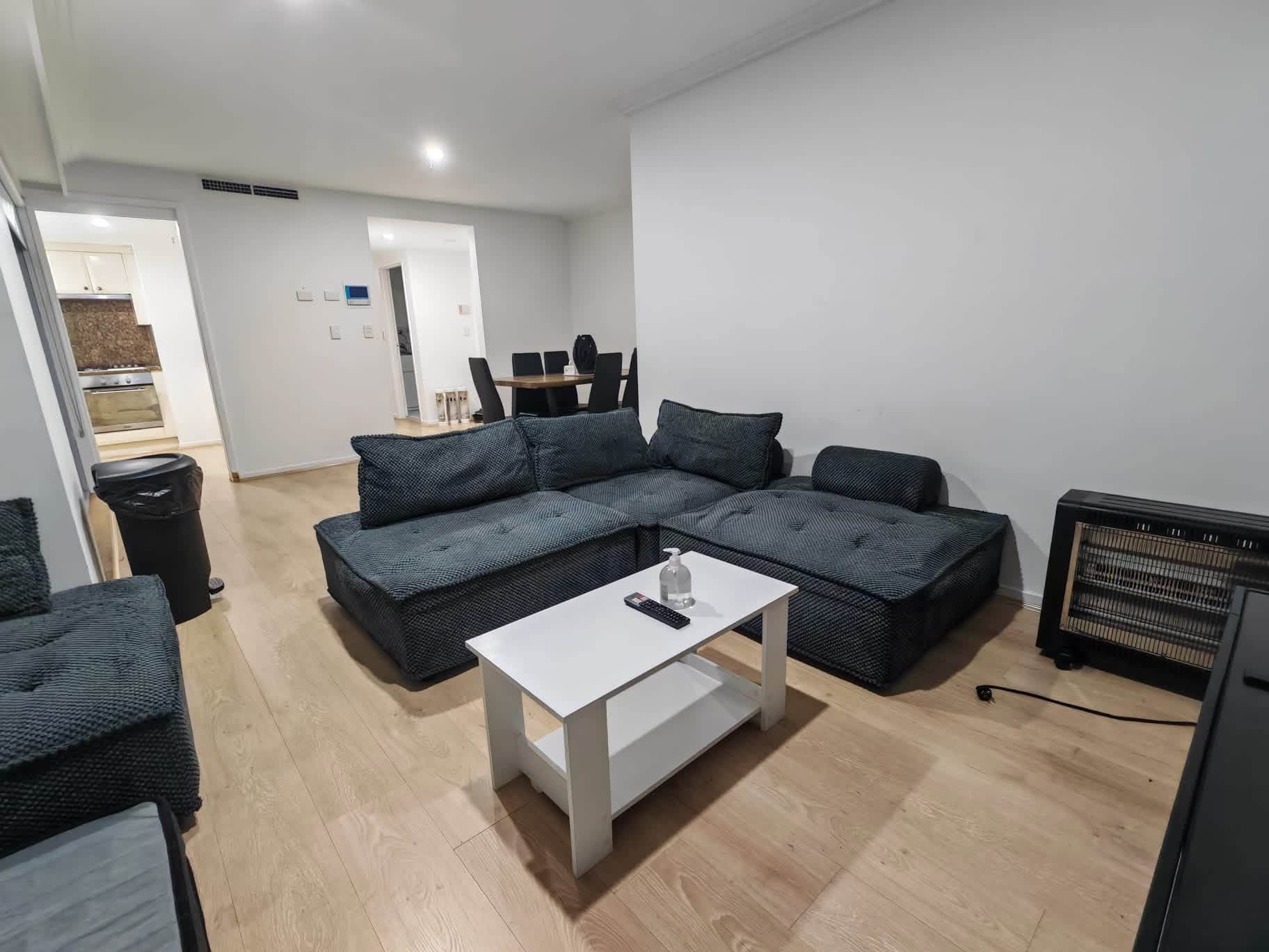 1 bedroom 2 people sharing  apartment